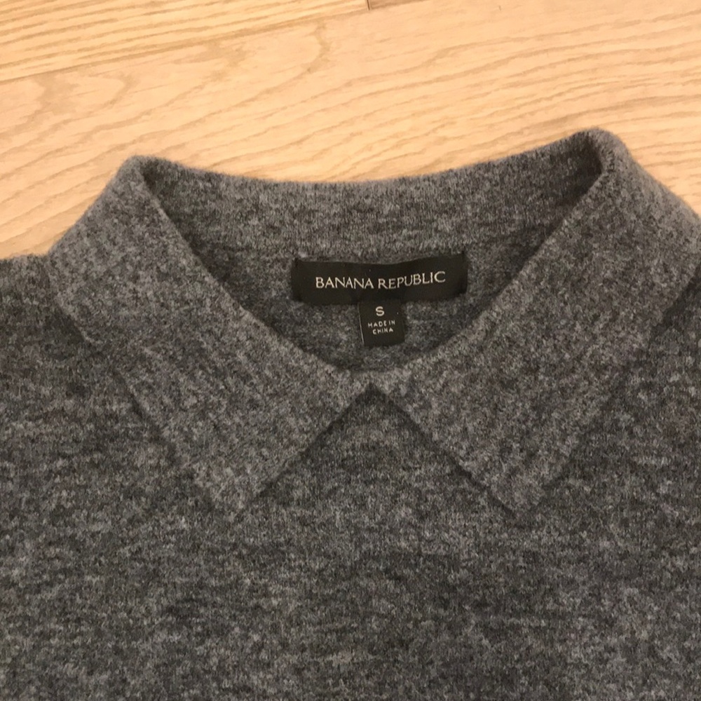 💕Banana Republic grey wool sweater with collar 💕